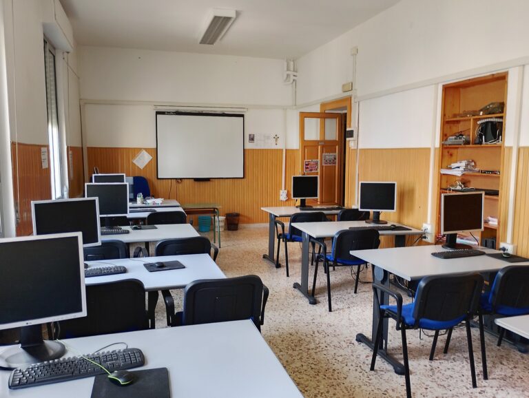 aula informatica istituto maria immacolata